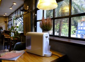 Image of hydrogen water generator at an organic cafe