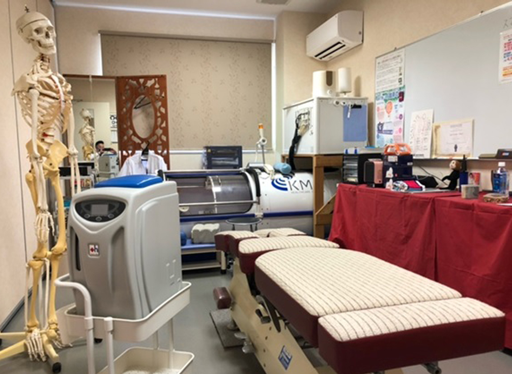 Image of Chiropractic treatment room with hydrogen